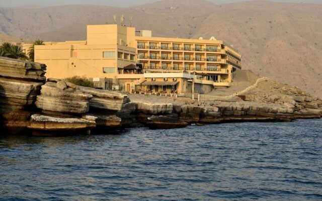 Golden Tulip Khatt Springs Resort & Spa