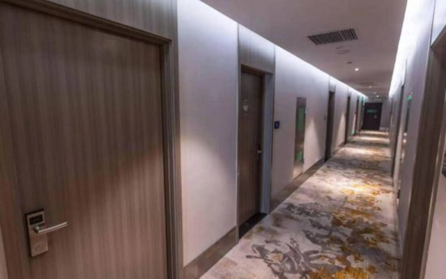 Crystal Orange (Bihaiwan, Shenzhen Bao'an Airport)