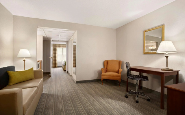 Country Inn & Suites by Radisson, Charlotte University Place, NC