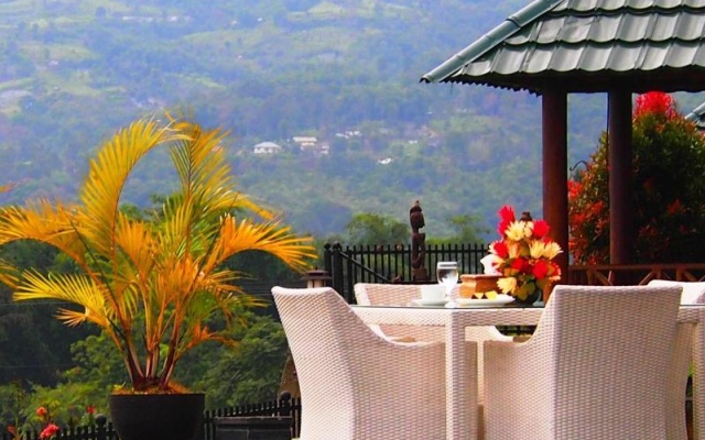 Aie Angek Cottage – Outside – Bukittinggi