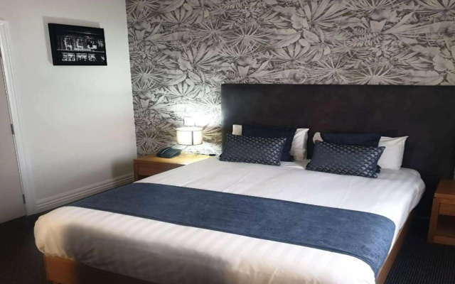 Ramada by Wyndham Hamilton City Center