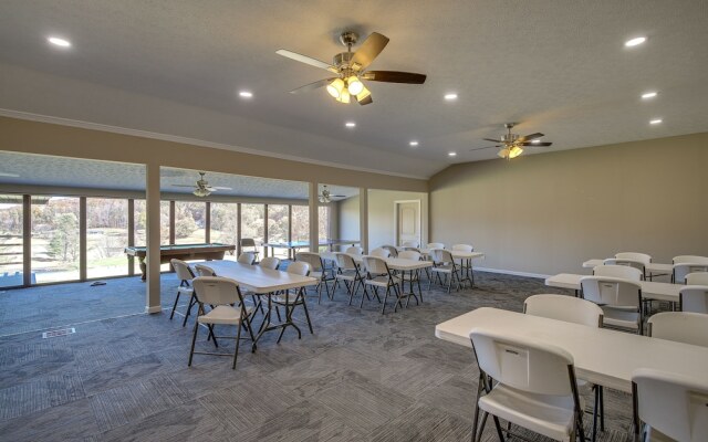 Lafollette Home: Community Pool & Mountain Views!