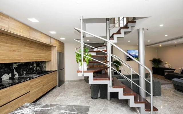 Maravillosa casa con piscina grande y bosque