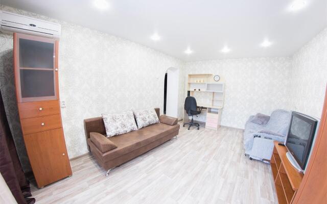 Огни Саратова на улице Чапаева