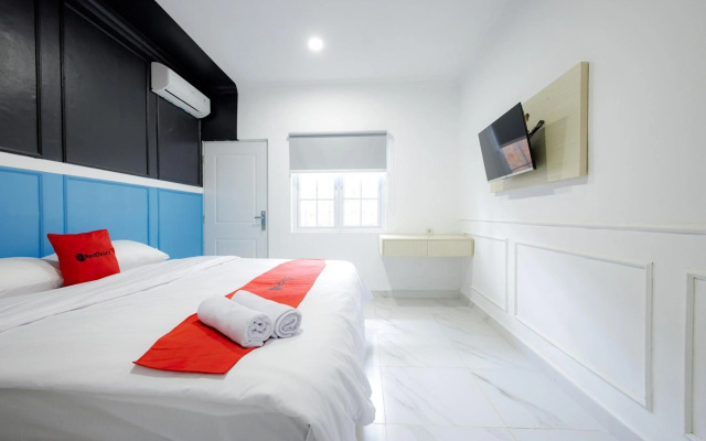 RedDoorz @ Jalan Gatot Subroto Jakarta – Guest Rooms – Jakarta
