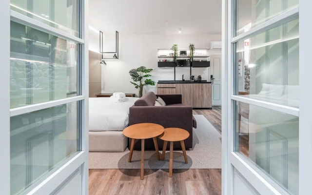 Guestready - Mezuzah Yellow