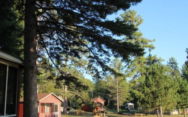 Chippawa Resort - Cottages & Camping