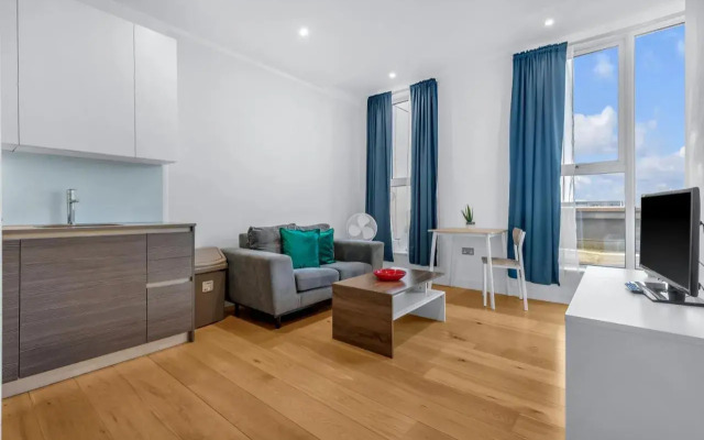 Heathrow Central Apartments By Mysquare