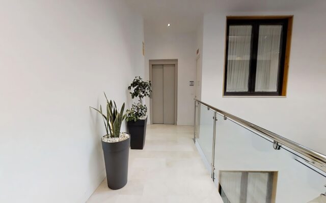 Sevilla Luxury Rentals - Alcázar