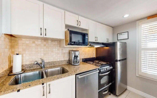 Steps to the Hill 1 Bedroom Wifi Crave TV