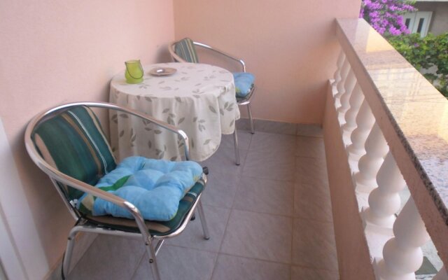 Apartment With one Bedroom in Banjol, With Wonderful sea View, Enclose