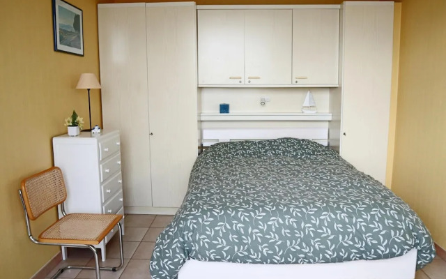 Apartment in Nieuwpoort With Beach Access