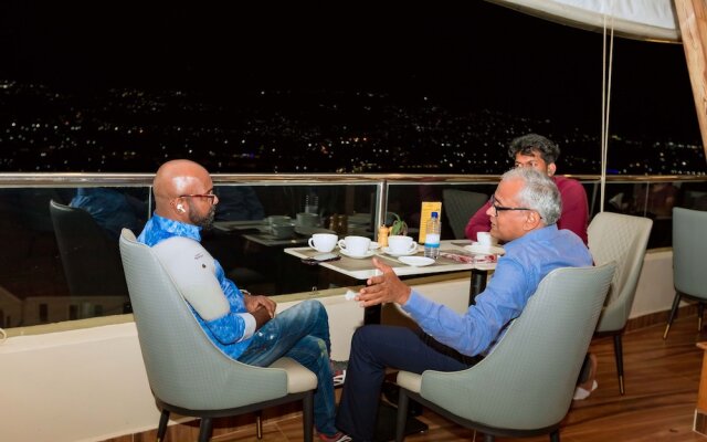 The Hut Restaurant & Boutique hotel