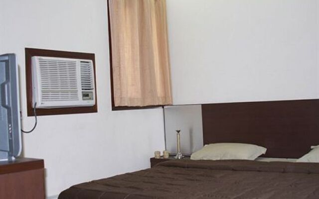 Vivek Hotel