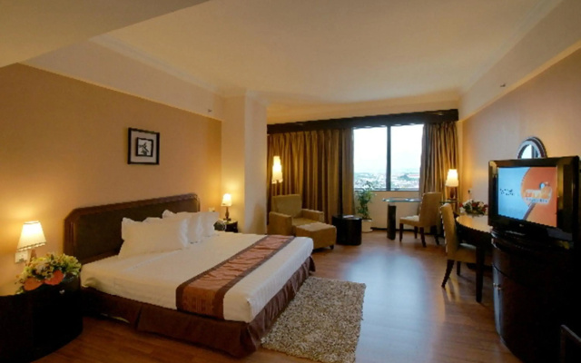 Crystal Crown Hotel