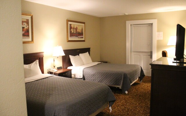 Whaler Inn And Suites