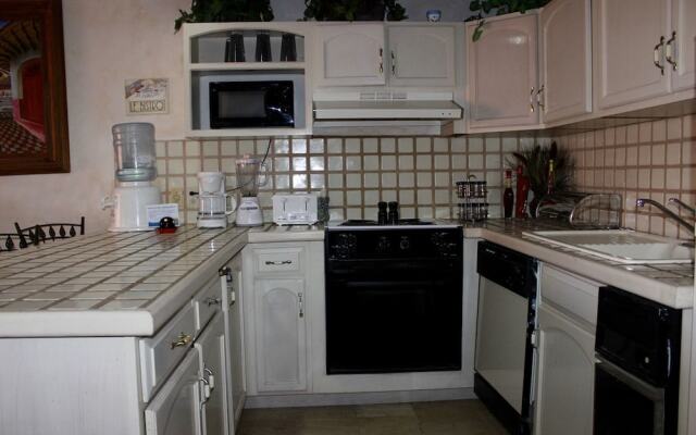 Marina Pinacate 1BR 220-V by Casago