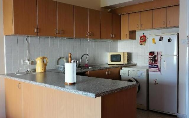 St Nikolas 1bdm Apartment, FREE Wi-Fi & Parking