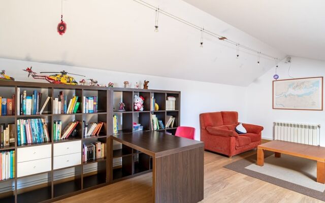 Classy Holiday Home With Swimming Pool, Garden, Bbq, Parking