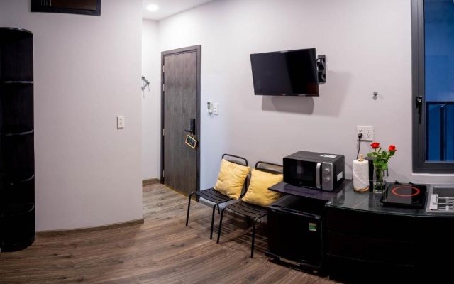 Brand New Cozy Home in D1 wBalcony – Guest Rooms – Ho Chi Minh City