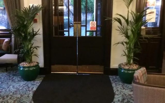 Parliament House Hotel