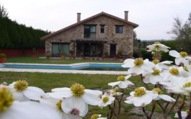 349 Casa As Lamas, con piscina cerca de Santiago