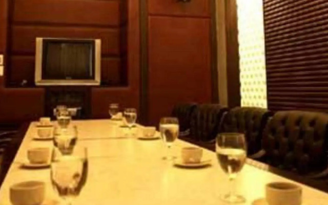 Siam Society Hotel & Resort