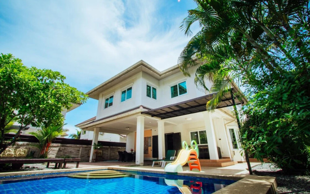 Private Residence Hosted by Sasithorn