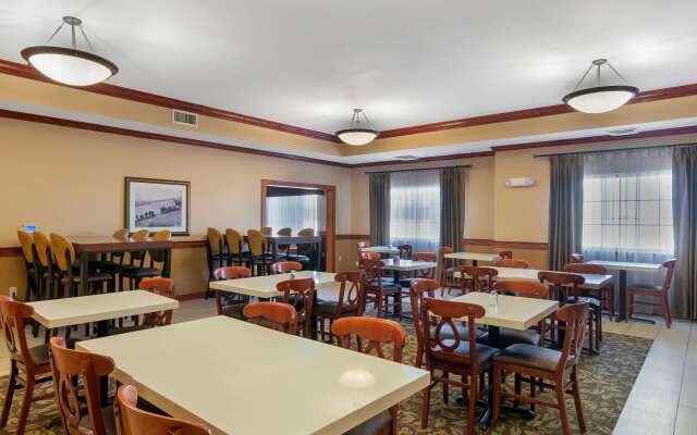 Best Western Plus Butterfield Inn