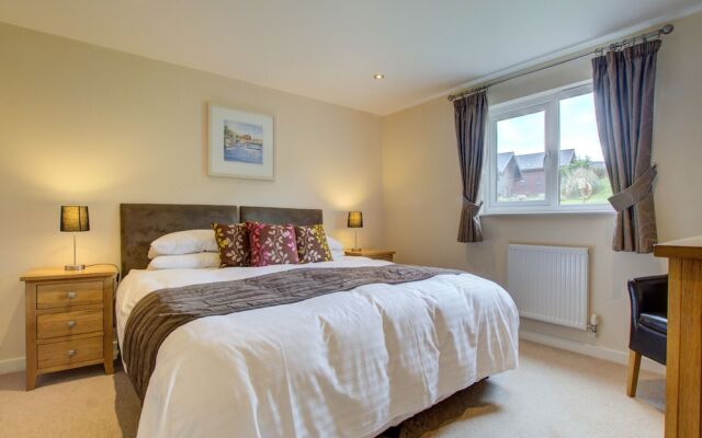 Comfy Holiday Home in Saint Columb With Garden