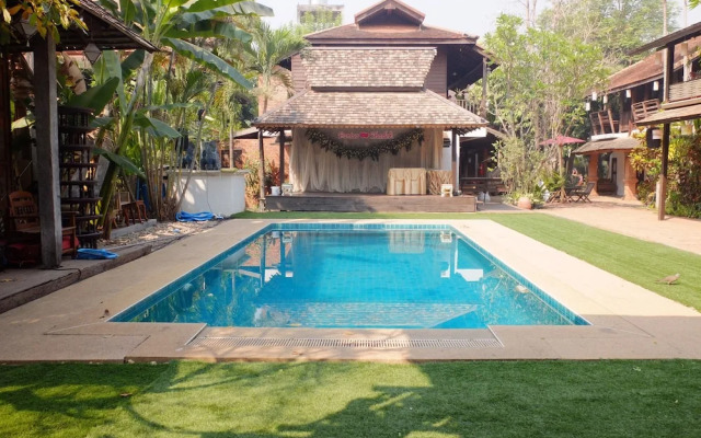 Baan Singkham Resort