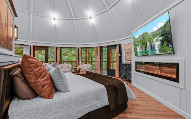 Dream Catcher 1 Bedroom Home by RedAwning