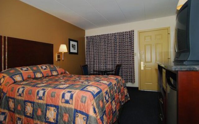 RODEWAY INN &amp; SUITES