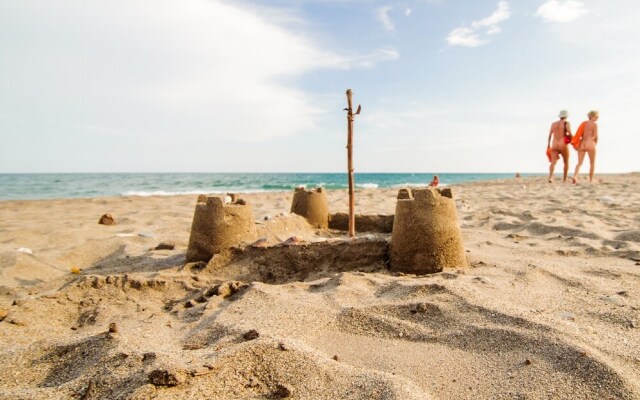 Ground floor apartment, private patio, east facing