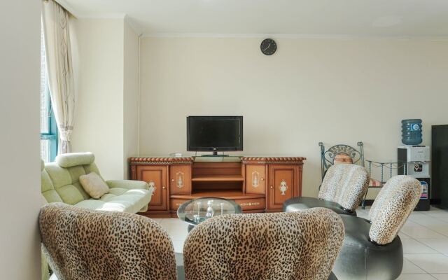 Modern Elegant and Good 3BR at Pangeran Jayakarta Apartment