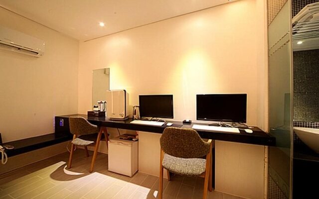 Lusso Hotel