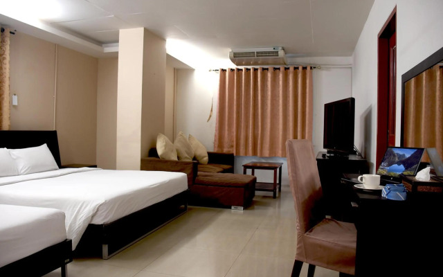 Centric Place Hotel