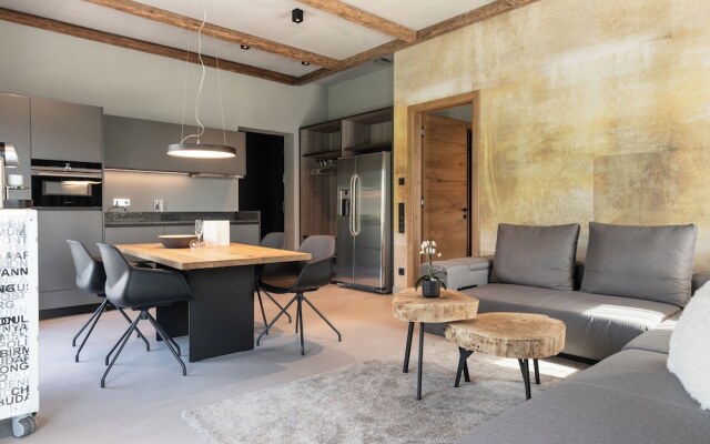 EAST GOING TRIPLE A Apartments