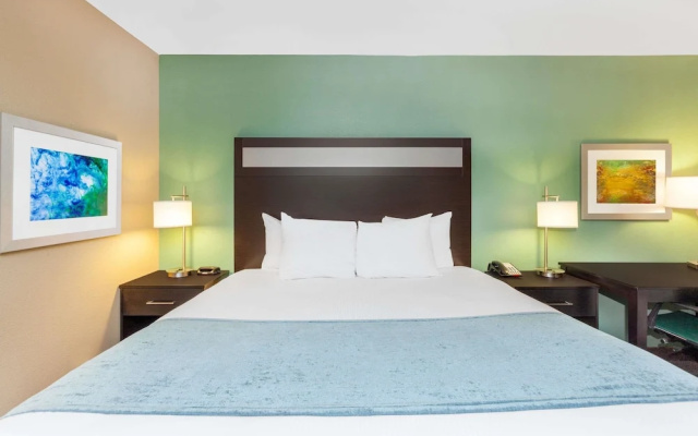 Baymont Inn & Suites Midland Center