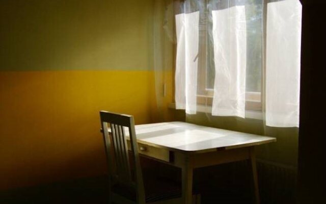 Looming Hostel