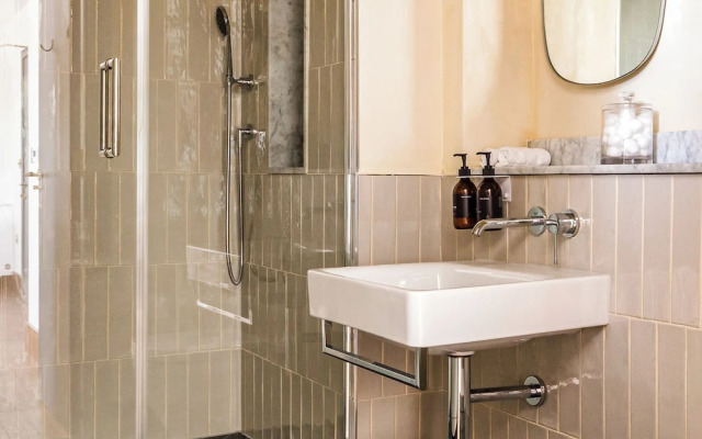 Stunning Apartment with City views