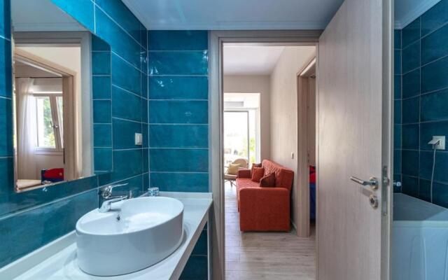 The Holiday House 1