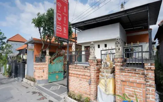 RedDoorz near Buleleng Harbour 2