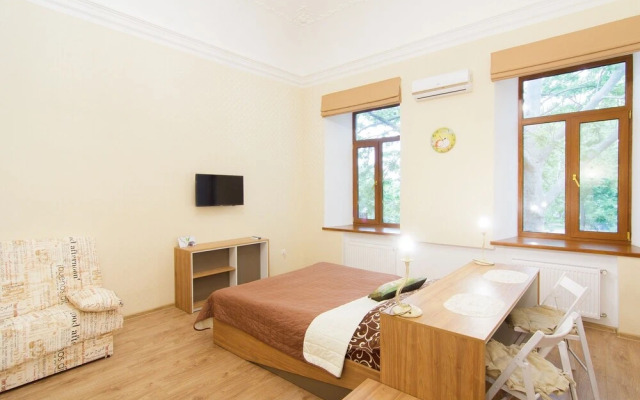 LeonRooms Sobornaya sq. 2-3