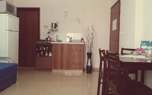 Zimmer Dora Dead Sea