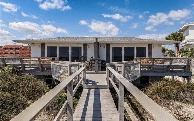 Yellow Oceanfront Hotel Room With Spectacular View of Atlantic Ocean by Redawning