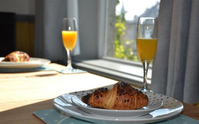 Maytree Apartment - 2 Bedrooms Apartment - Stayseekers