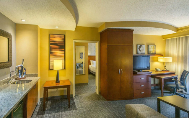 Courtyard by Marriott Greensboro Airport