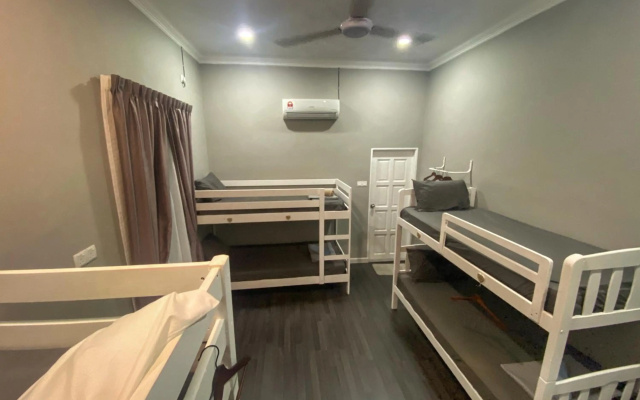 Shafickza Guesthouse – Guest Rooms – Kuala Terengganu