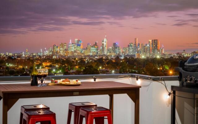 StayCentral Northcote Townhouse With Study